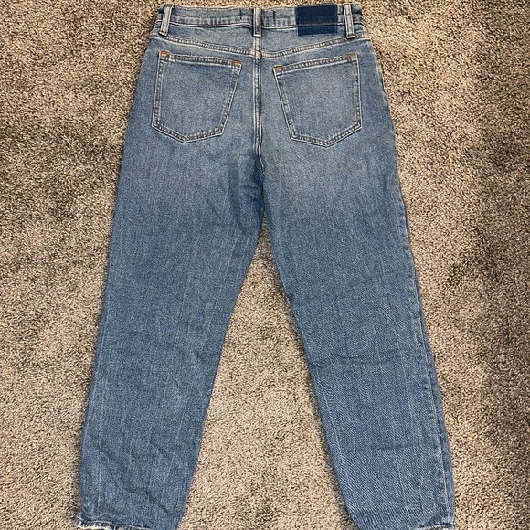 Abercrombie - High Rise Mom Jeans - 26S - Picture 5 of 5